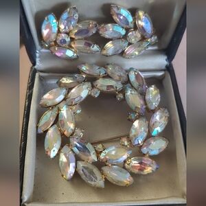 Vintage Aurora Borealis Rhinestone Brooch And Clip On Earrings set. Rare Find !!